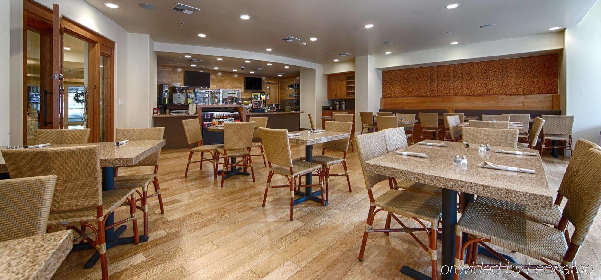 Hilton Garden Inn Davis Downtown Exteriör bild