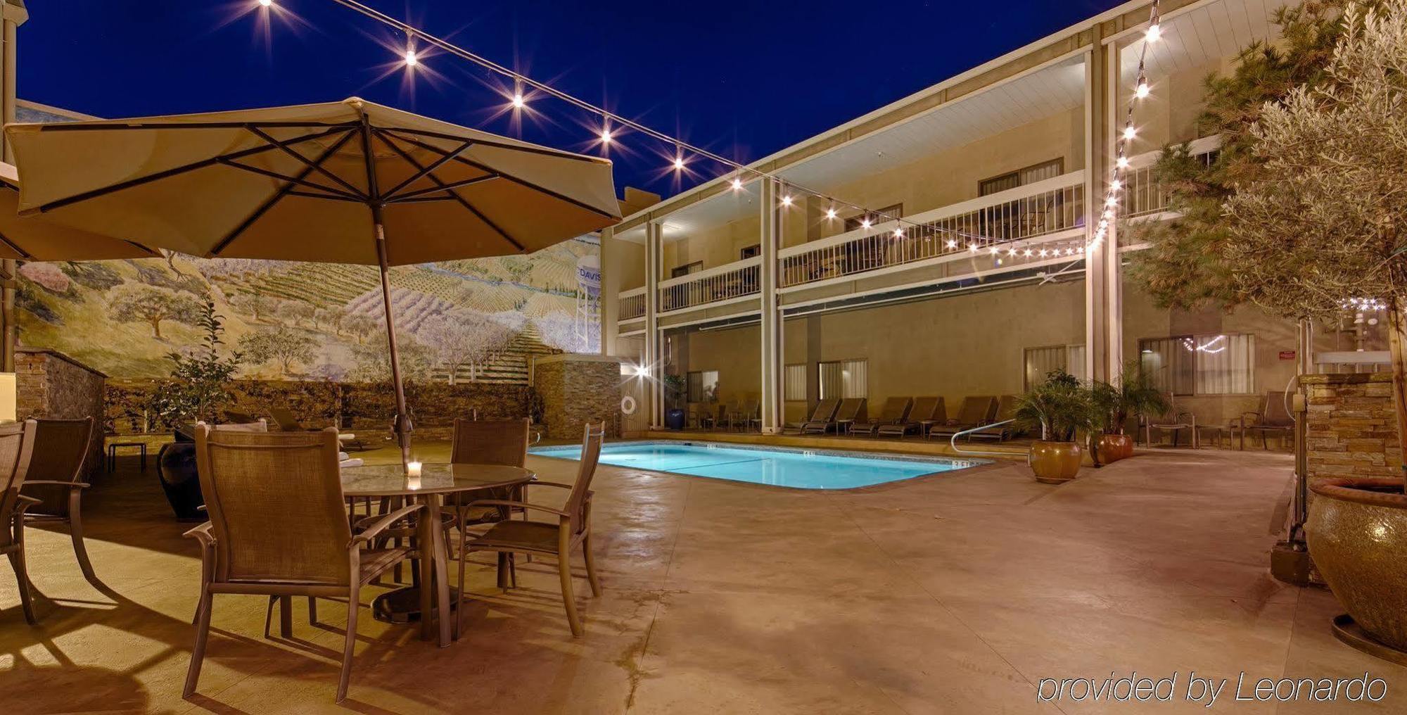Hilton Garden Inn Davis Downtown Exteriör bild